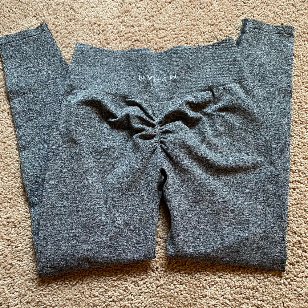 Nvgtn black speckled scrunch seamless leggings